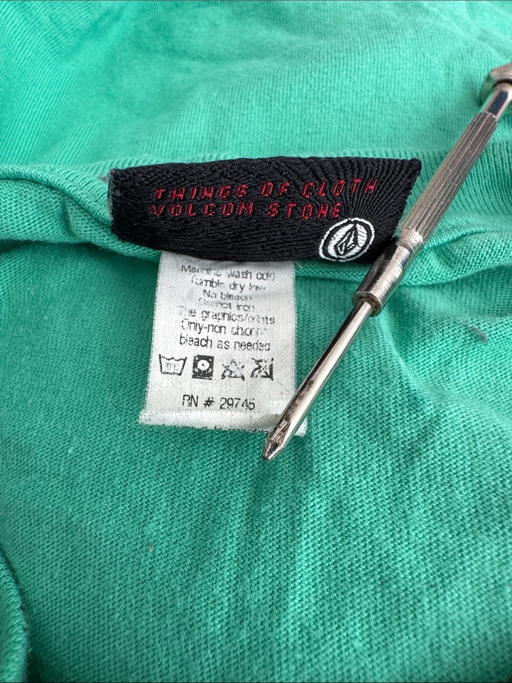 2000s Volcom Graphic Tee - Picture 9 of 9
